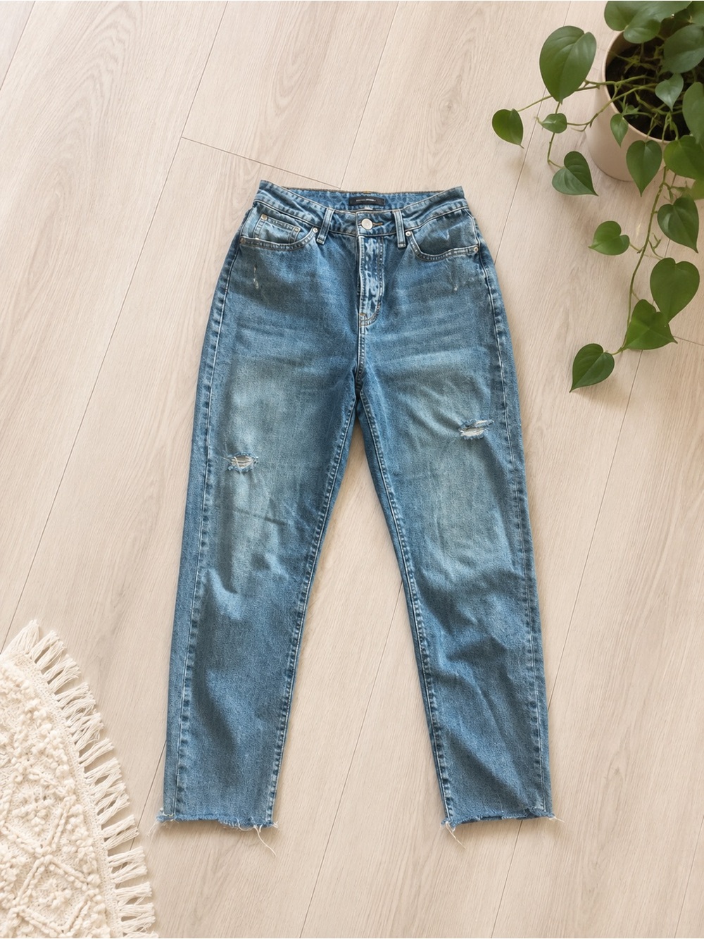 Mavi Star Iconic High Rise Mom Jeans 24 Waist Cropped Frayed Hem Y2K Distressed